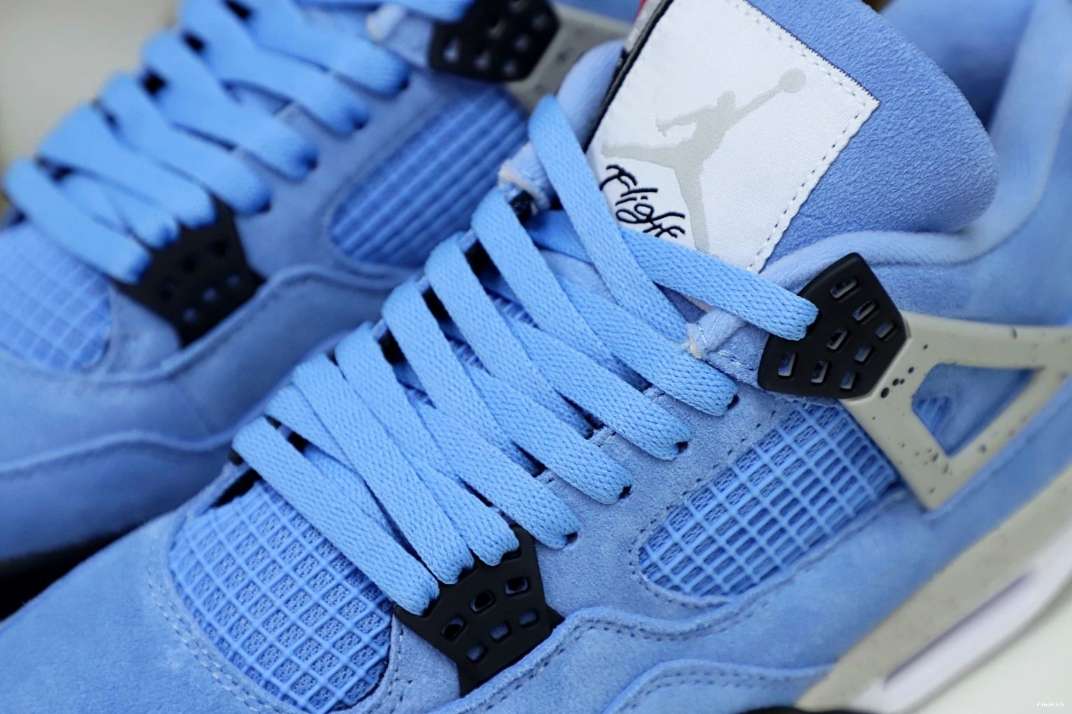 4 BLUE UNIVERSITY AIR JORDAN 0712